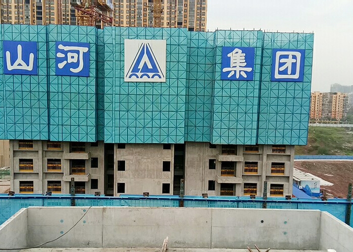 衡陽華耀城爬架（jià）工程